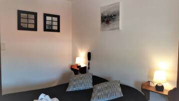 Comfort Double Room | Desk, free WiFi, bed sheets
