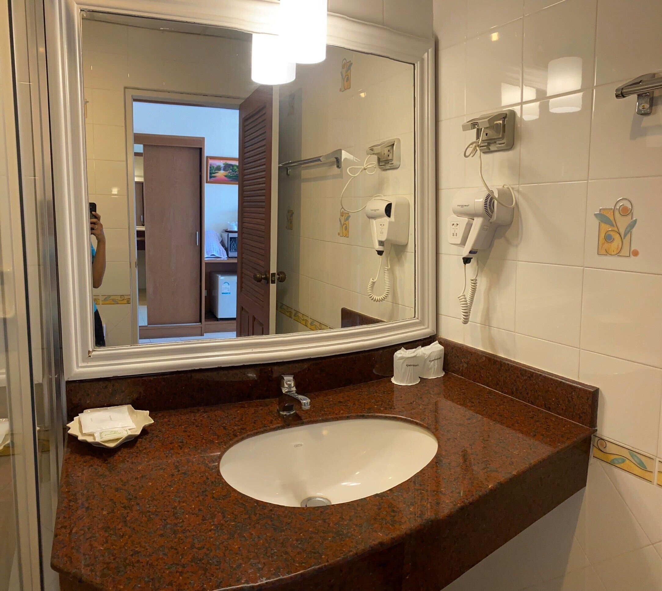 standard room, balcony, sea view | bathroom | free toiletries, hair dryer, towels
