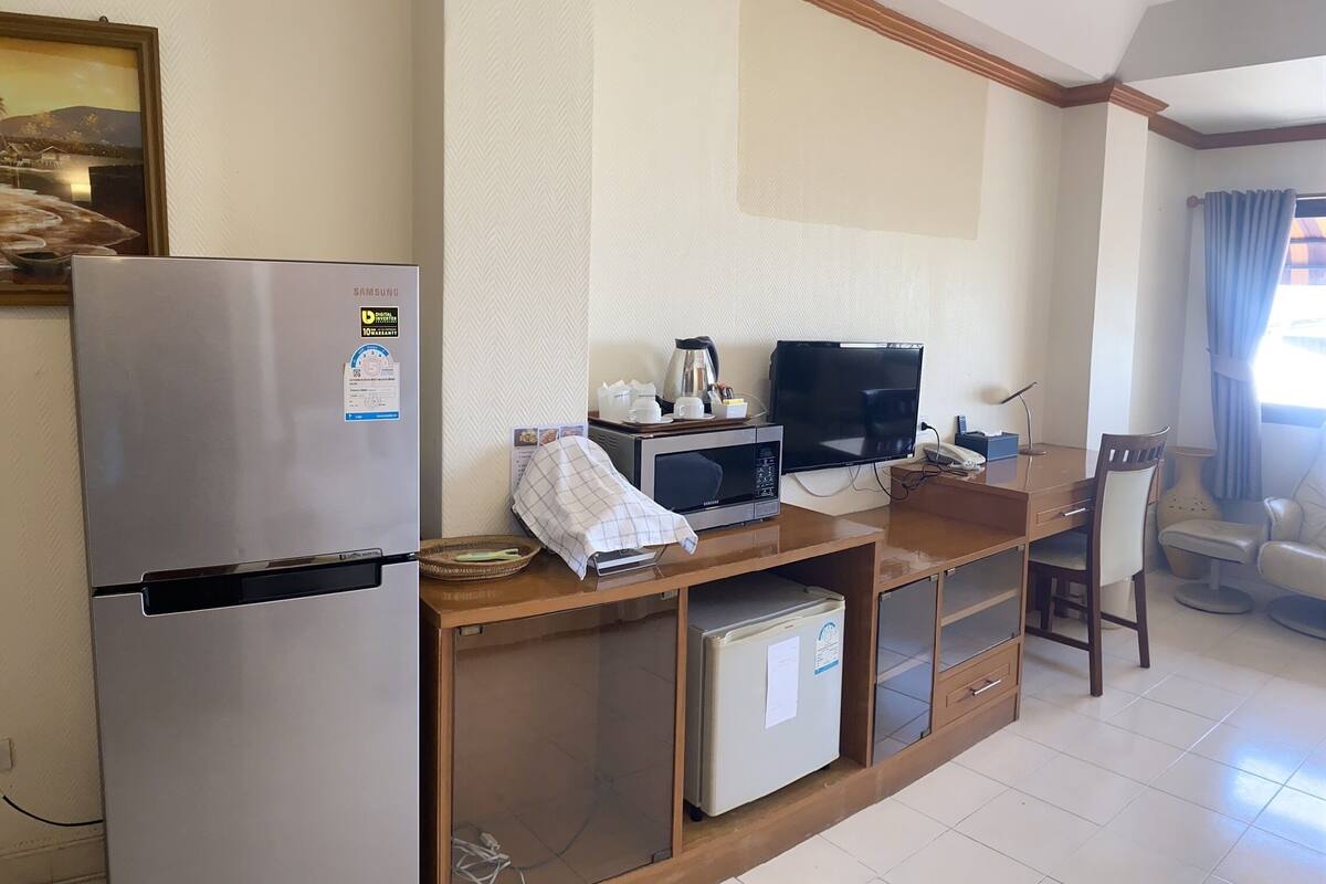 standard room, balcony, sea view | 1 bedroom, minibar, in-room safe, desk