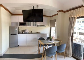 Double or Twin Room | Living area | 40-inch flat-screen TV with cable channels, TV - Seaview Sriracha Hotel (Si Racha)