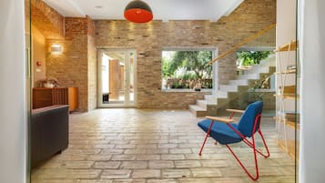 Siddeområde i lobbyen