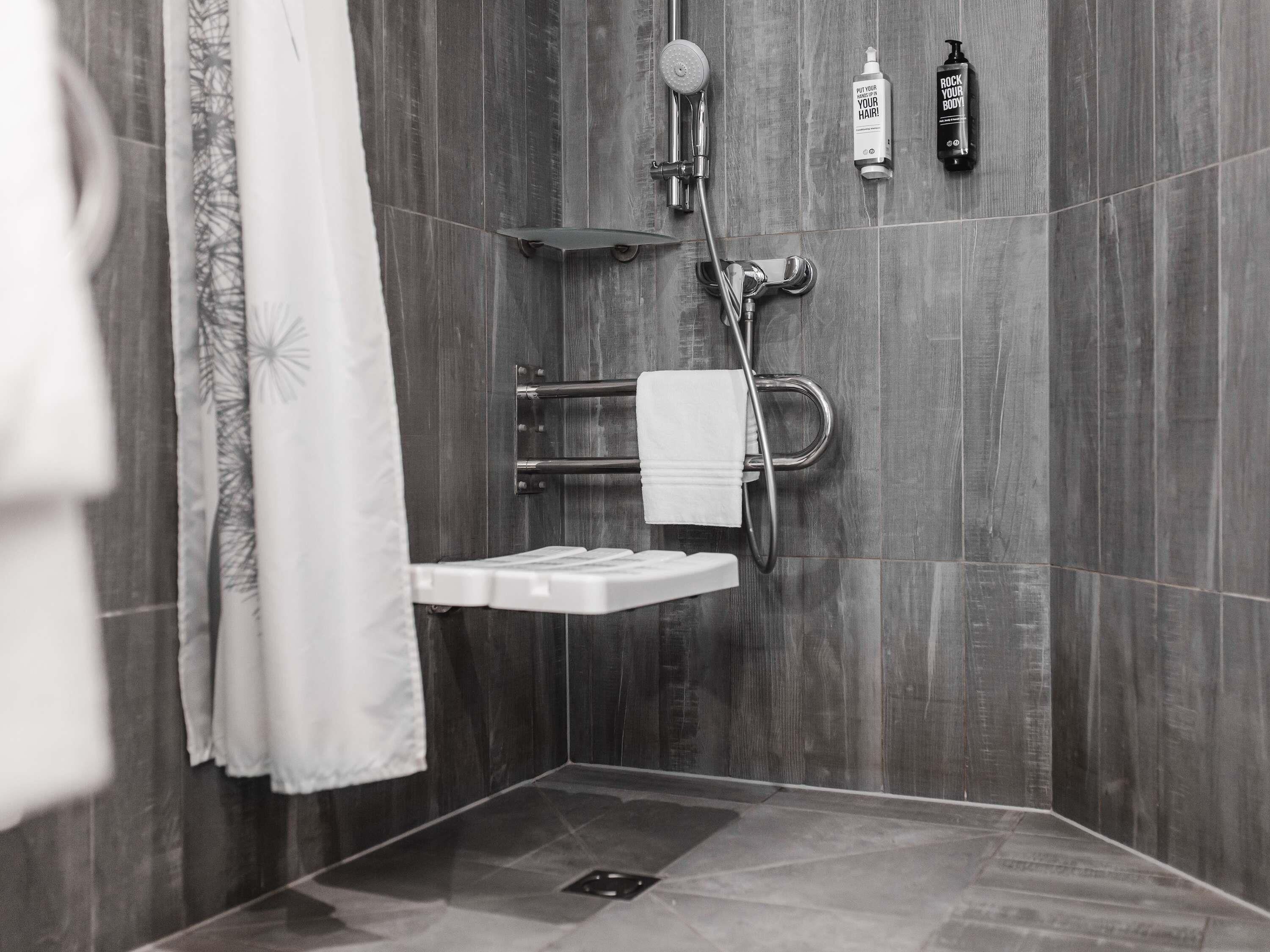 standard room, 1 double bed, accessible | hypo-allergenic bedding, desk, laptop workspace, blackout curtains