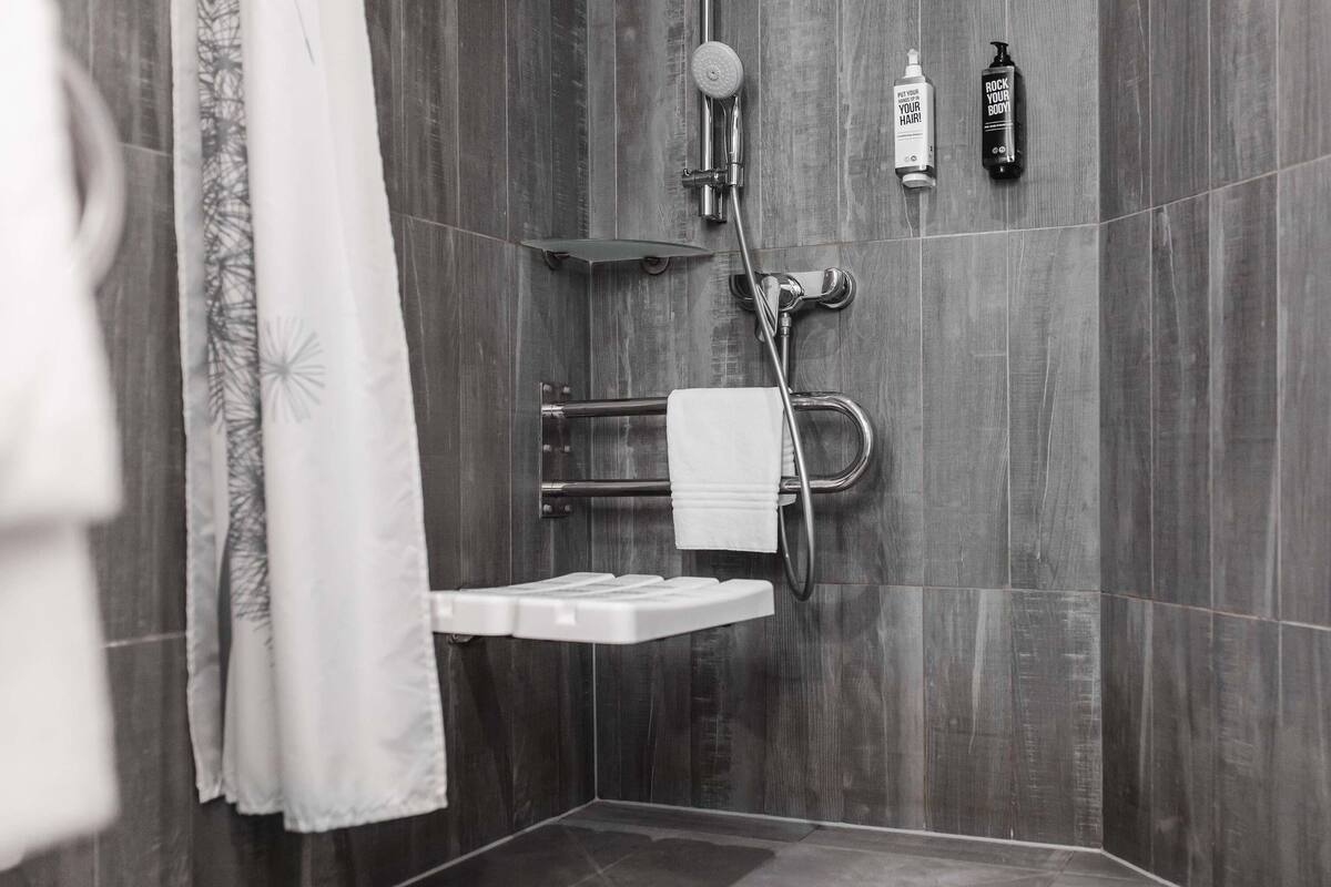 standard room, 1 double bed, accessible | hypo-allergenic bedding, desk, laptop workspace, blackout curtains