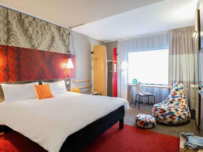 Ropa de cama hipoalergénica y escritorio 