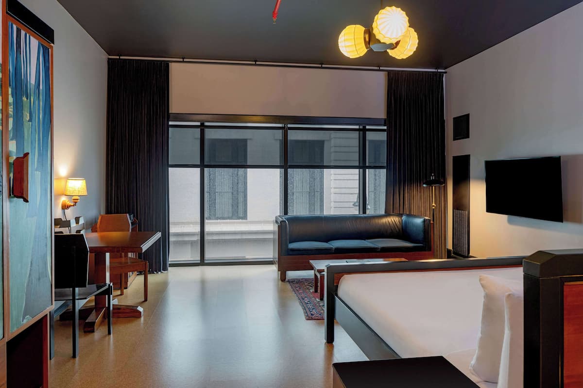 Egyptian cotton sheets, premium bedding, minibar, in-room safe