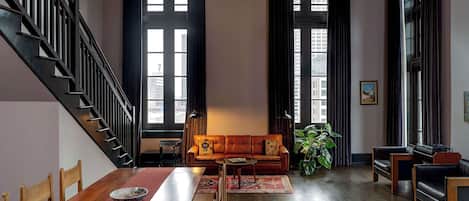 Egyptian cotton sheets, premium bedding, minibar, in-room safe