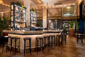 2 Bars/Lounges, Bar auf der Dachterrasse, Lobby-Lounge