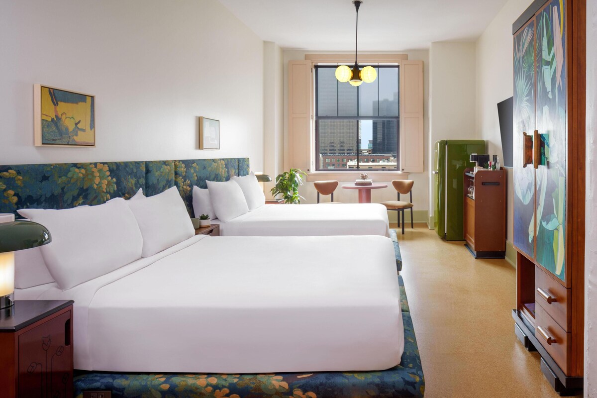 Habitación, 2 camas dobles | Sábanas de algodón egipcio, ropa de cama de alta calidad, caja fuerte