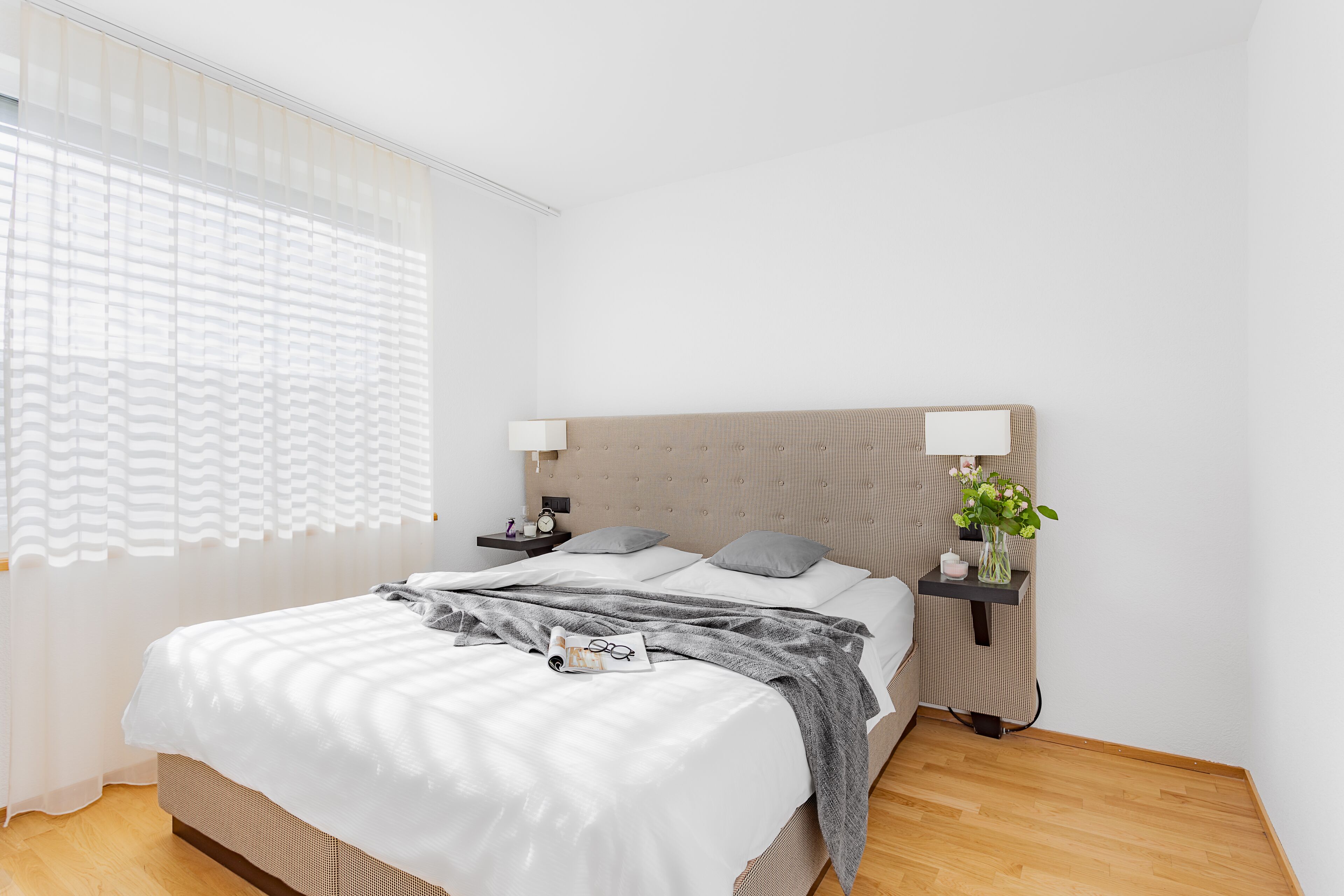 Soundproofing, free WiFi, bed sheets