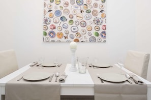 Deluxe Apartment, 1 Bedroom | In-room dining - Lisbon Gomes Freire Apartments (Lisbon)