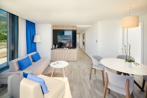Deluxe Penthouse Suite | Oleskelualue | LCD-televisio