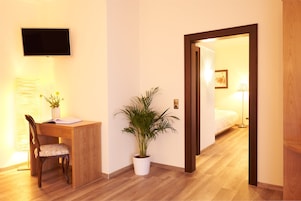 Värdeförvaringsskåp på rummet och extrasängar