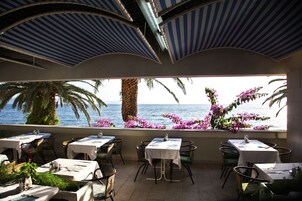 Desayuno buffet incluido todos los días 