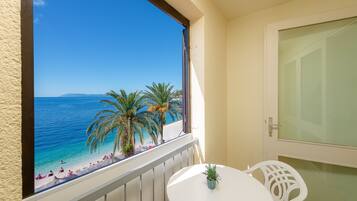 Habitación con 1 cama doble o 2 individuales, balcón, vistas al mar | Vistas desde la habitación