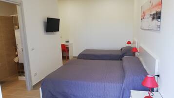 Dreibettzimmer, 1 Schlafzimmer, Poolseite