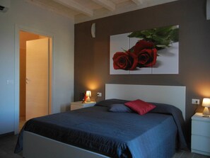 客房, 1 間臥室, 池畔 | 1 間睡房、房內夾萬、遮光窗簾/窗簾、隔音