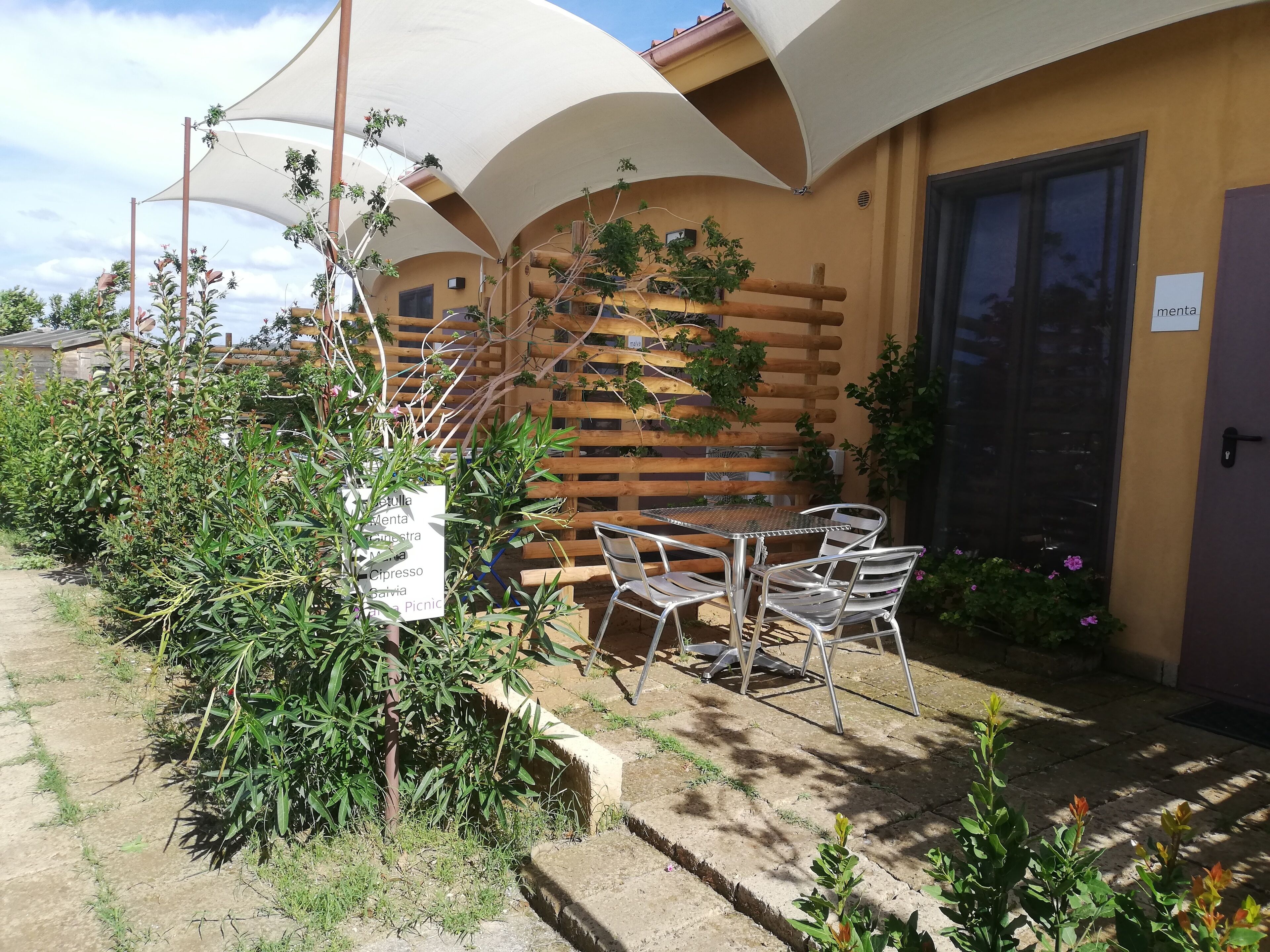 Triple Room, 1 Bedroom, Poolside | Terrace/patio