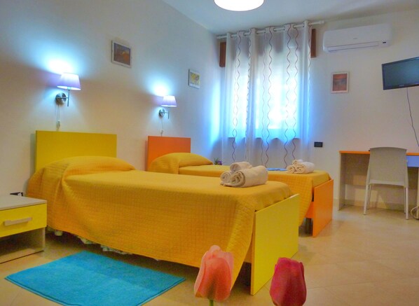 3 bedrooms, Frette Italian sheets, premium bedding, down duvets