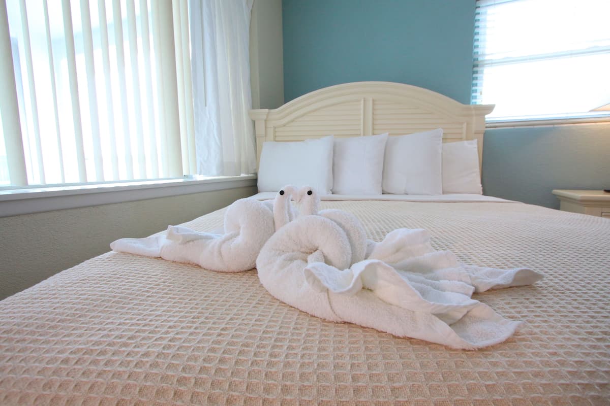 room, 1 queen bed with sofa bed, jetted tub, pool view | 1 bedroom, pillow-top beds, free wifi, bed sheets