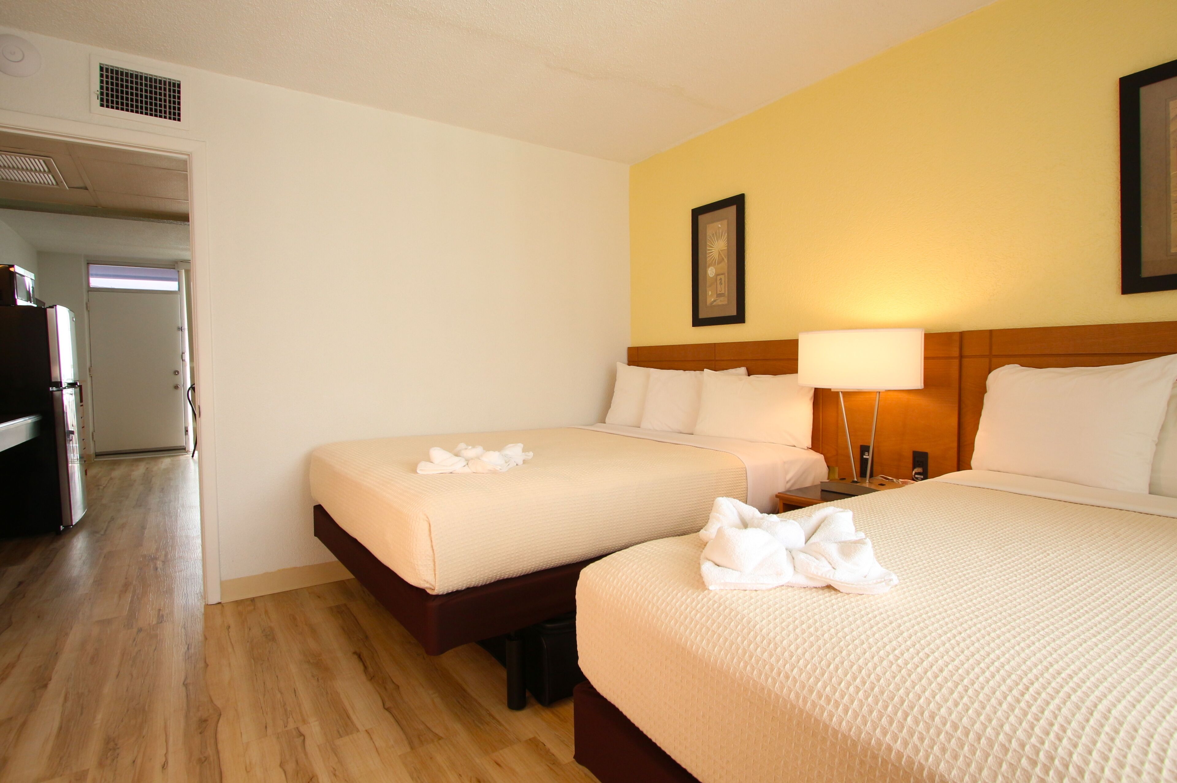 oceanfront 1 bedroom non-efficiency suite | 1 bedroom, pillow-top beds, free wifi, bed sheets