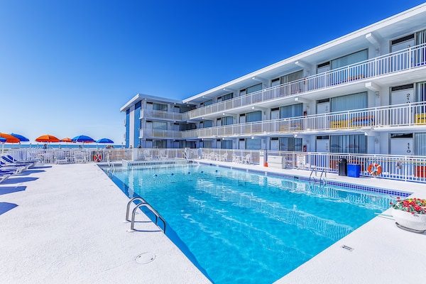 The Crusader Oceanfront Family Resort - Cape May, NJ