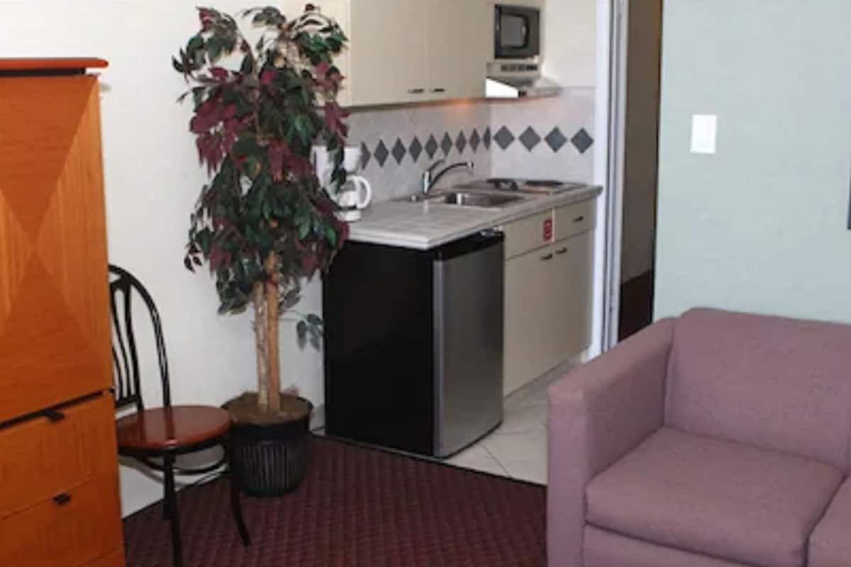 1 bedroom, pillow-top beds, free wifi, bed sheets