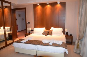 Chambre Standard Double ou avec lits jumeaux, vue montagne | Draps en coton égyptien, literie de qualité supérieure