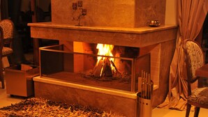 Fireplace - La Munte Mountain Resort (Metsovo)