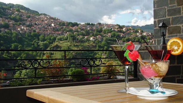 View from property - La Munte Mountain Resort (Metsovo)