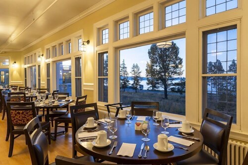 Lake Yellowstone Hotel And Cabins - Inside the Park
