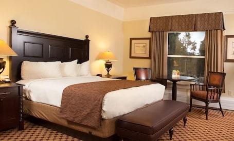 Room. Lake Yellowstone Hotel and Cabins