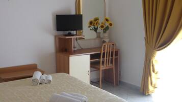 Double or Twin Room, Balcony, Garden View | Minibar, in-room safe, desk, cots/infant beds