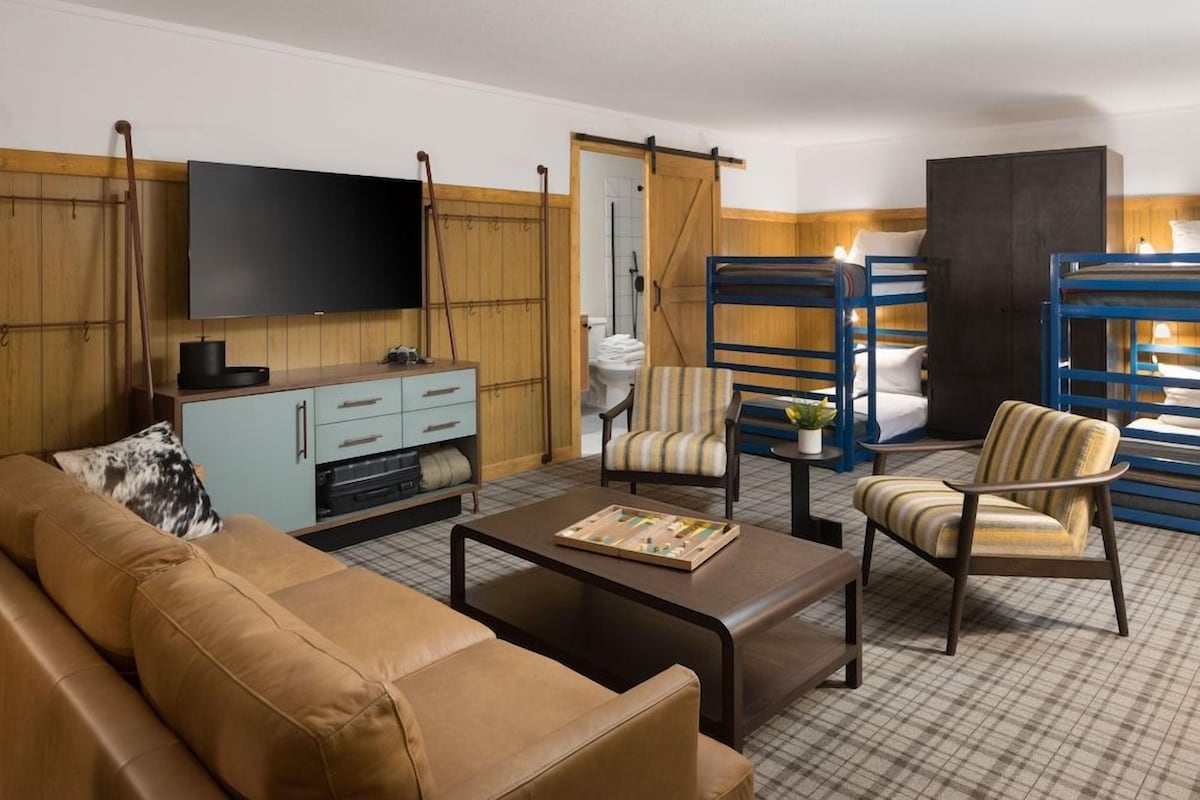 In-room safe, desk, laptop workspace, blackout drapes