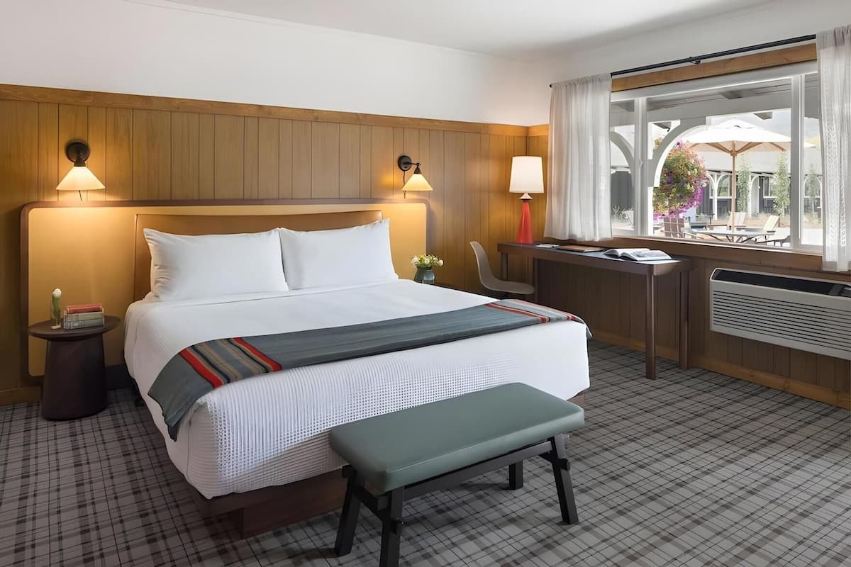 In-room safe, desk, laptop workspace, blackout drapes