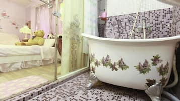 Vierbettzimmer, Badewanne | Komfortbadewanne
