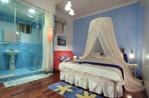 Camera doppia | Con stile personalizzato, ferro/asse da stiro, Wi-Fi gratuito