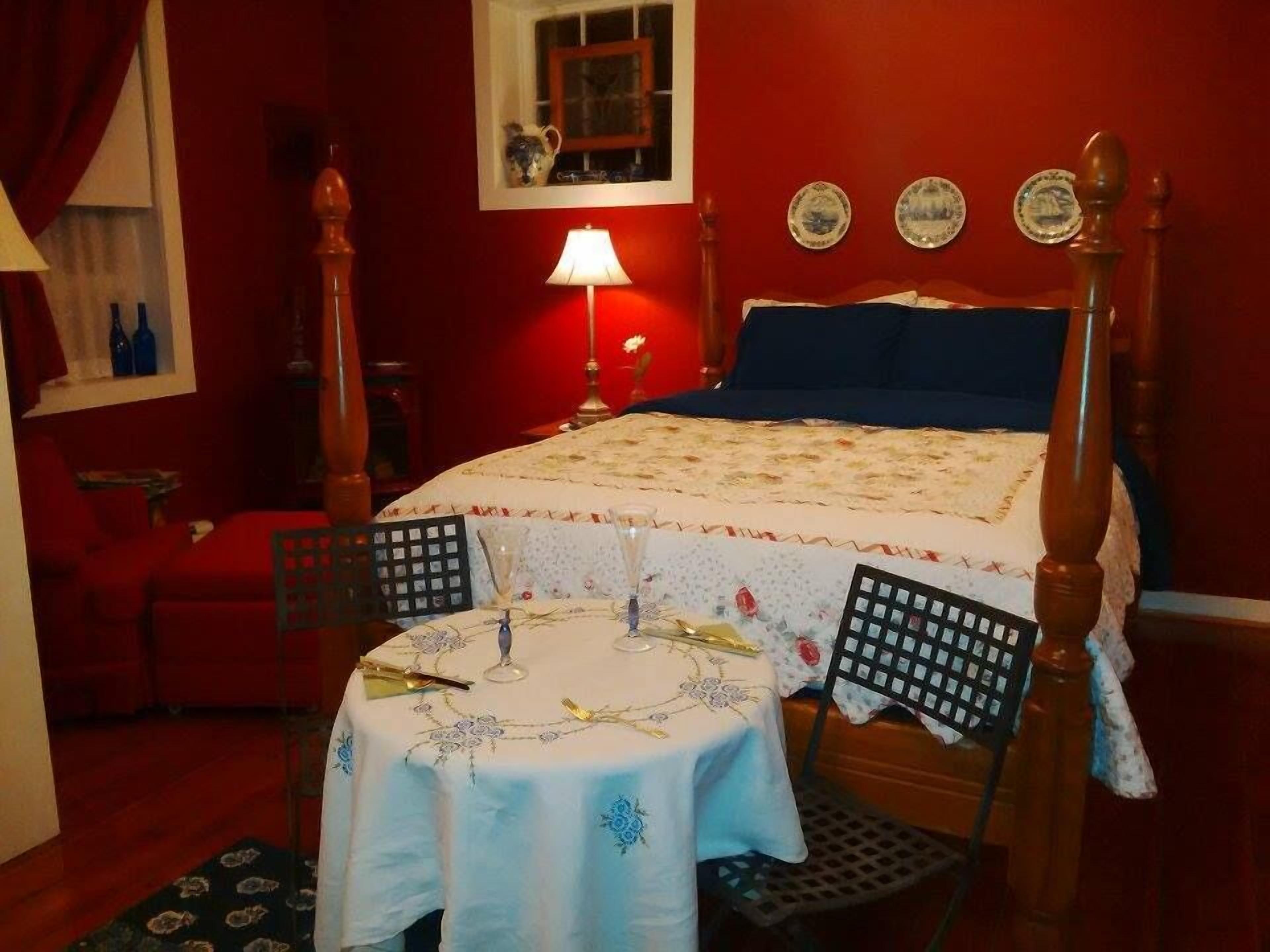 Suite (The Hartlieb)