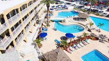 2 outdoor pools, sun loungers