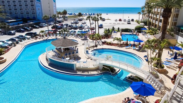 Pool - Coral Reef Beach Resort (St. Pete Beach)