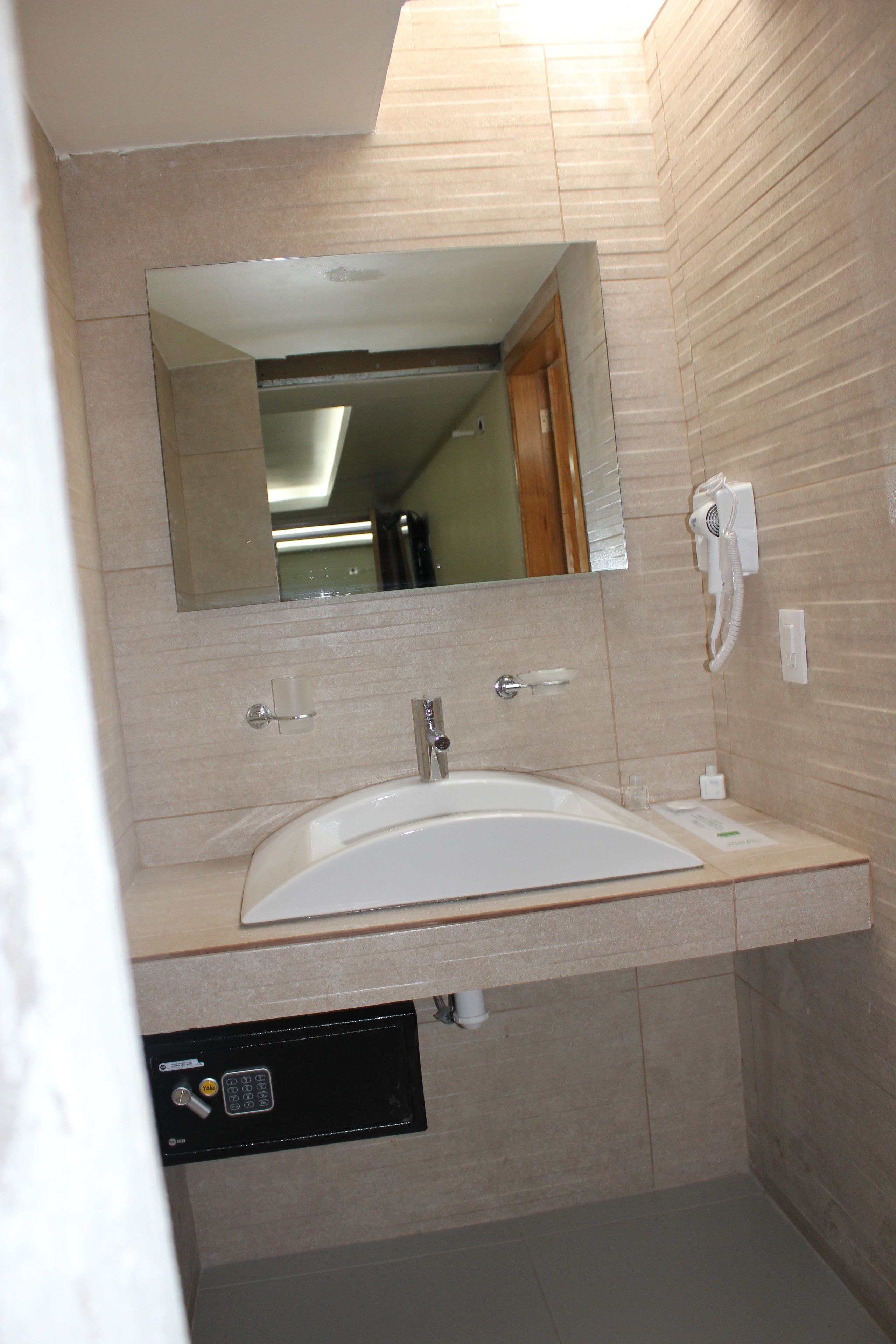 Photo - Hotel & Suites Victoria