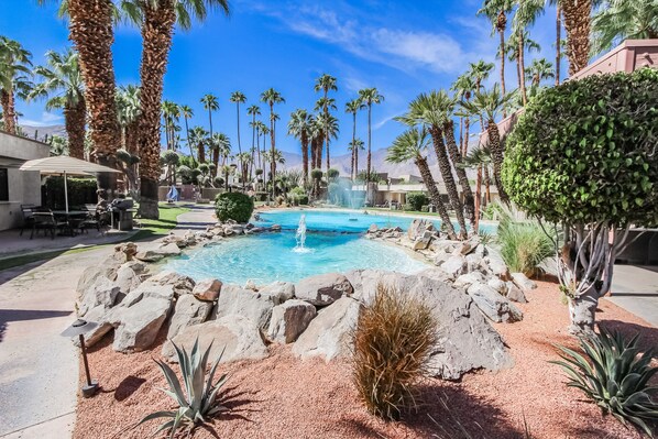 Exterior - Desert Isle Resort (Palm Springs)