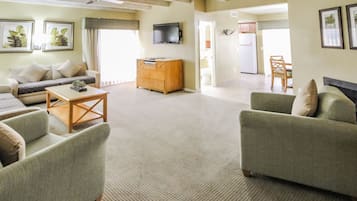 Villa, 1 Bedroom | Living room | LCD TV, fireplace, DVD player