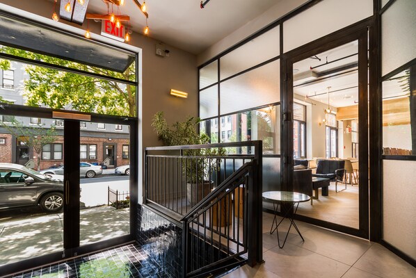 Interior entrance - Franklin Guesthouse (Brooklyn)