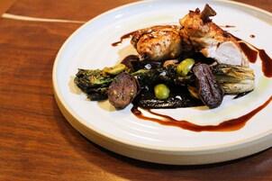 Dinner served, American cuisine