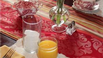 فطور أوروبي مجانًا يوميًا