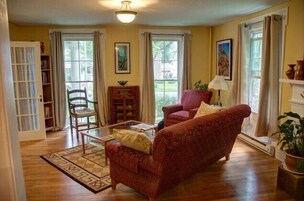 Televisión de pantalla plana de 32 pulgadas con canales por cable