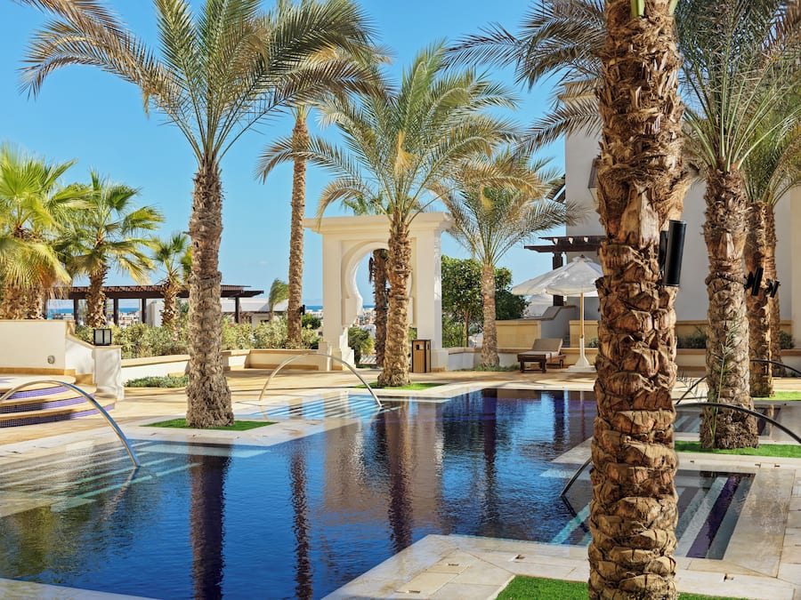 5 outdoor pools, pool umbrellas, sun loungers