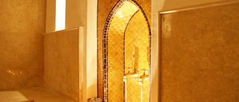 Steam room, Turkish bath/hammam, body scrubs, detox wraps, facials