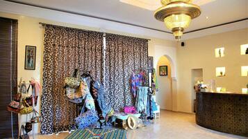 Steam room, Turkish bath, body scrubs, detox wraps, facials