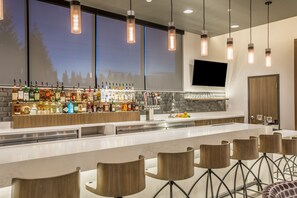 Bar (on property) - Holiday Inn Portland West - Hillsboro by IHG (Hillsboro)